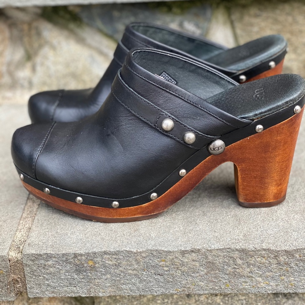 Ugg Black Leather Women’s Clogs size 11
